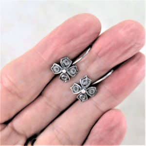 Oxidized silver shamrock shimmer small drop earrings.